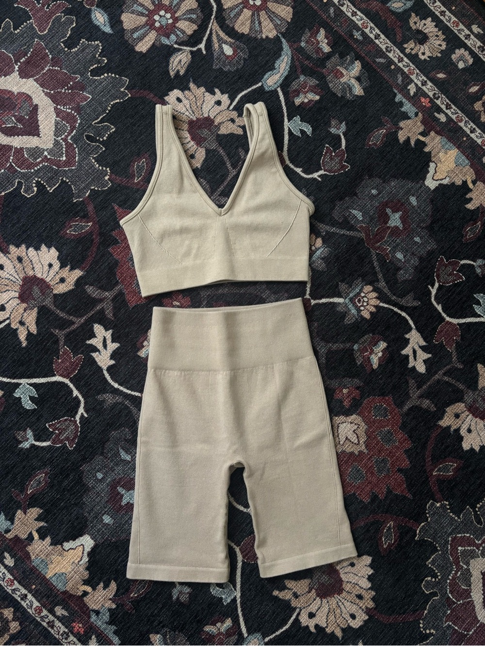 Everlane Seamless Bra and Bike Short